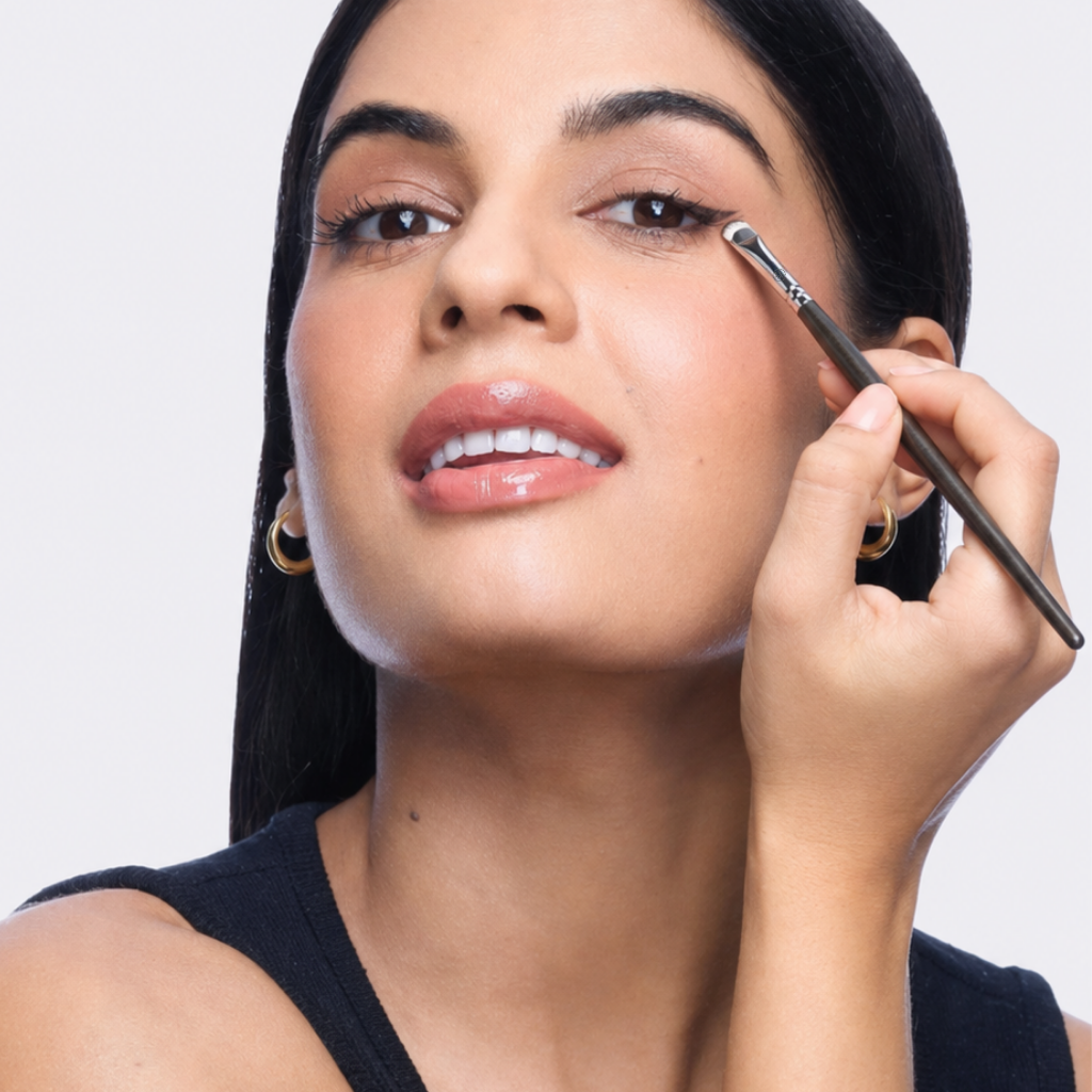 Cọ Kẻ Bọng Mắt Hình Lưỡi Liềm Kẻ Liner Mí Dưới BH Cosmetics Eyeliner Brush BH151